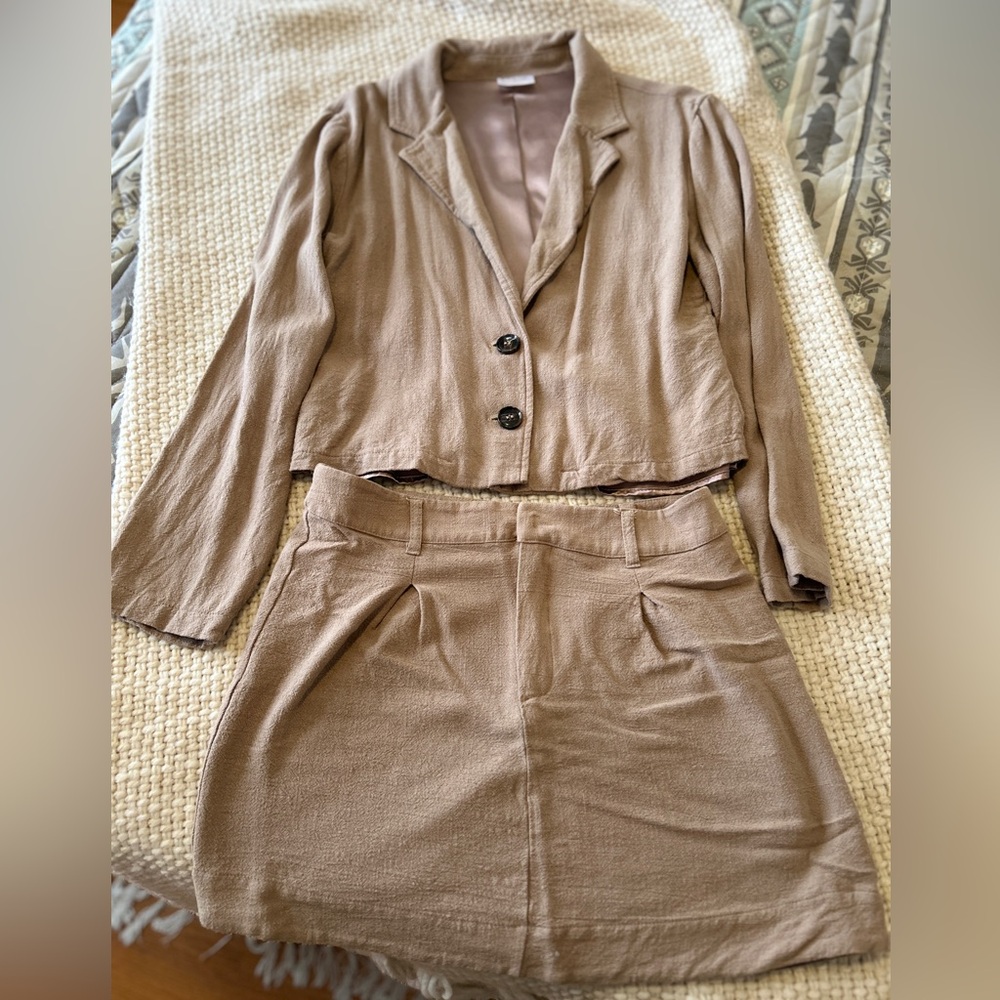 (NWOT) KYLIE PAIGE Tailored Taupe Cropped Two-Button Blazer & Mini Skirt